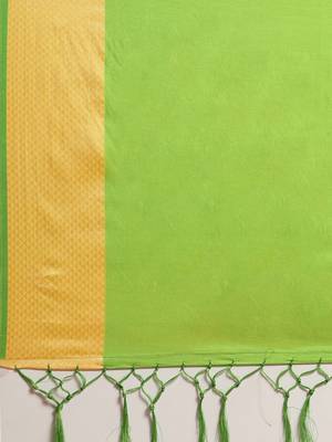 Green printed silk cotton saree with blouse 4