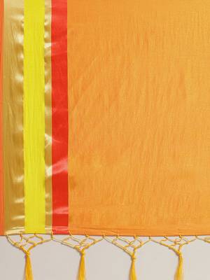 Yellow printed silk cotton saree with blouse 4