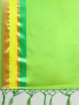 Green printed silk cotton saree with blouse 4