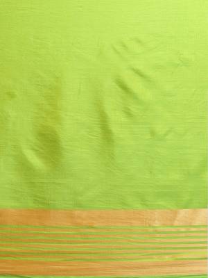 Green printed silk cotton saree with blouse 3