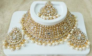 Lalso Gorgeous White Bridal Kundan Choker Necklace Earring Maangtikka Jewelry Set - LKCN01_WT 2