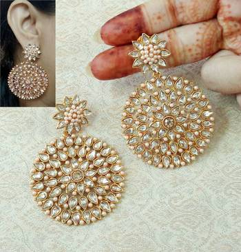 Lalso Beautiful Golden Partywear Kundan Earrings - LKE11_LCT 1