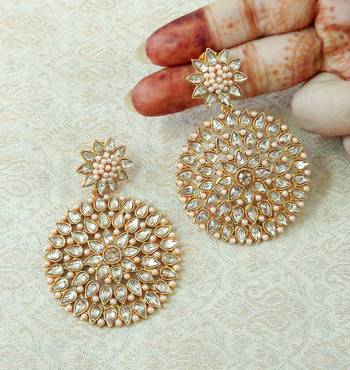 Lalso Beautiful Golden Partywear Kundan Earrings - LKE11_LCT 2