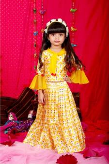 Yellow 3/4 sleeves crop top with pleated long skirt