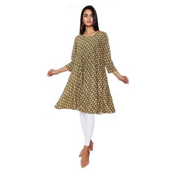 Women Green Printed Flared Rayon Kurta 1