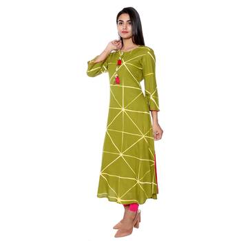 Women Green Tie-Dye Rayon Staple Long Kurta 4