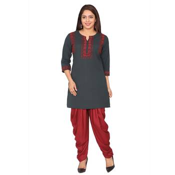 Women grey Embroidered Cotton Kurta 2