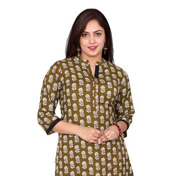 Women Green Printed Cotton Kurta 4
