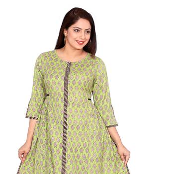 Women Pista Green Printed Double Layered Cotton Kurta 4