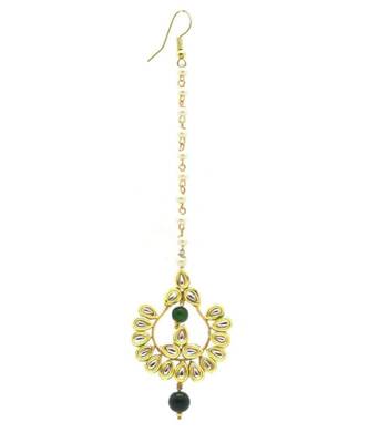 Chand Bali Shaped Maang Tikka Decorated Kundan & Pearl Drops 3