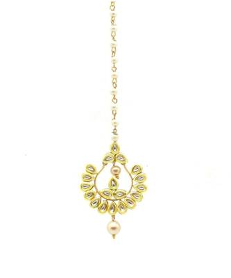 Chand Bali Shaped Maang Tikka Decorated Kundan & Pearl Drops 2