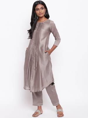 Brown Gota Pleats Kurta 8