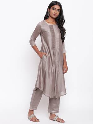 Brown Gota Pleats Kurta 14
