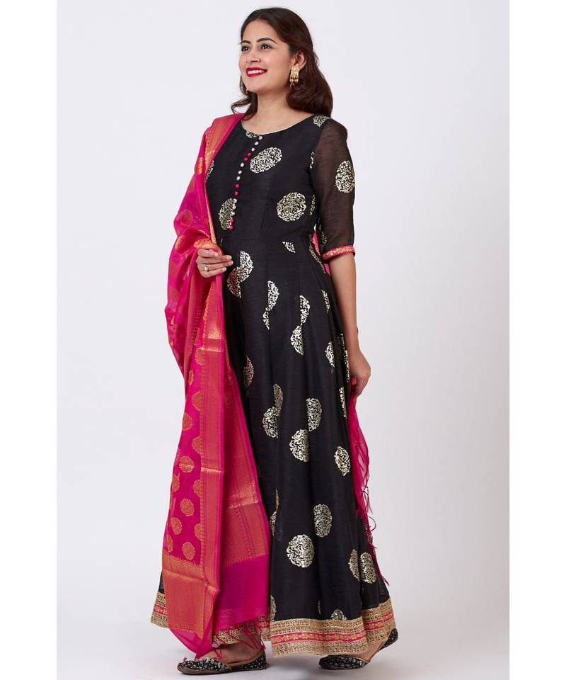 Black Jewel Foil Printed Floorlength Kurti with Pink Banarsi Dupatta