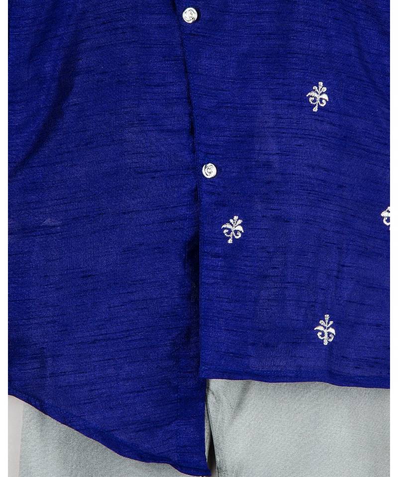 Motif Design Cross Cut Kurta Pajama