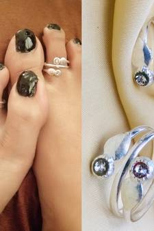 Silver toe-rings