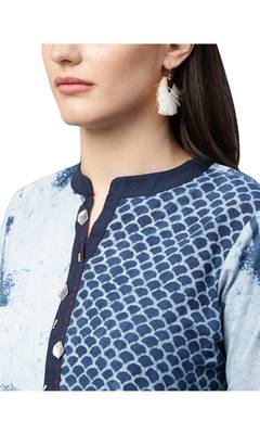 Women Blue Cotton Printed Long Kurta 4