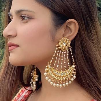 Gold Tonekundan Pearls Chandbali 1