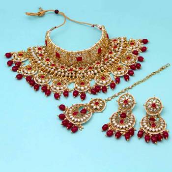 Maroon necklace-sets 5