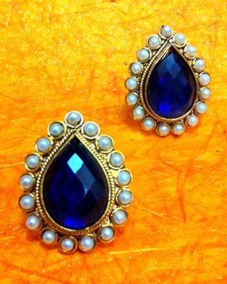 Deep Blue Pearl Ladies Traditional Studs Earrings 1