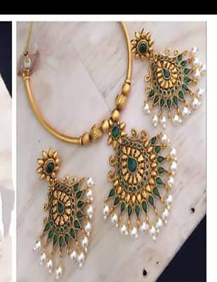 Green necklaces 1