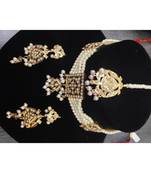 Jadau Pearl Chokar Necklace Set
