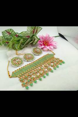 Green necklaces 1