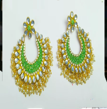 Green earrings 1