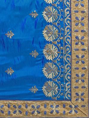 Blue embroidered silk blend saree with blouse 5