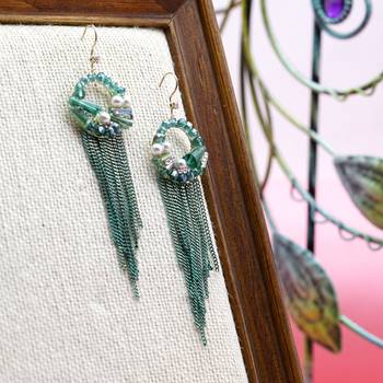 Green earrings 1