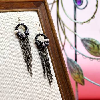 Black earrings 1