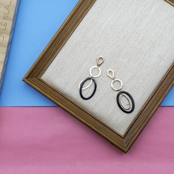 Black earrings 2