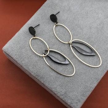 Black earrings 1