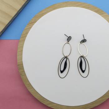 Black earrings 2