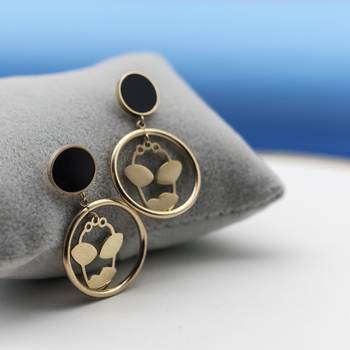 Black earrings 2
