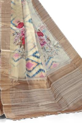 Beige woven silk saree with blouse 3