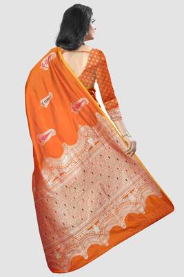 Orange Woven Kanchipuram Silk Saree With Blouse 3