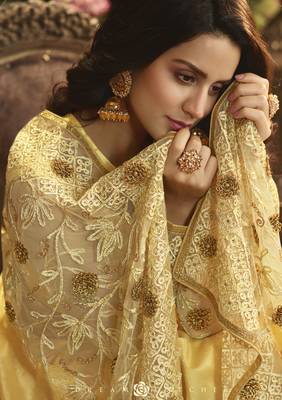 Yellow Embroidered Pure Silk Saree With Blouse 4