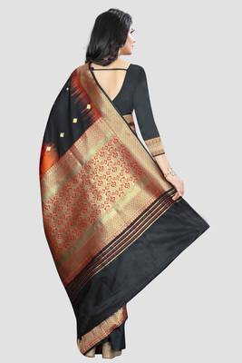 Black Woven Kanchipuram Silk Saree With Blouse 3