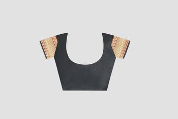 Black Woven Kanchipuram Silk Saree With Blouse 4