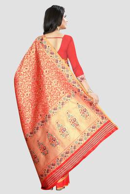 Red Woven Kanchipuram Silk Saree With Blouse 3