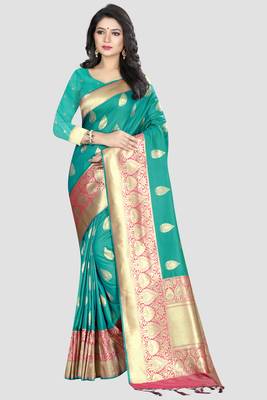 Green Woven Kanchipuram Silk Saree With Blouse 1