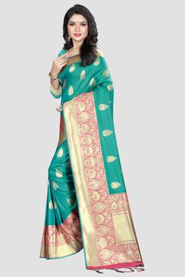 Green Woven Kanchipuram Silk Saree With Blouse 2