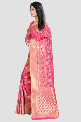 Red Woven Kanchipuram Silk Saree With Blouse 2