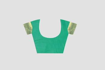Green Woven Kanchipuram Silk Saree With Blouse 4