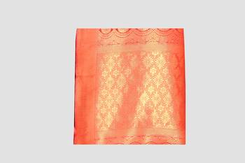 Red Woven Kanchipuram Silk Saree With Blouse 5