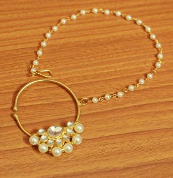 White Pearl Nose-Ring 1