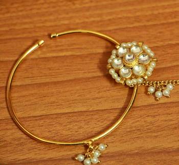 White Pearl Nose-Ring 2