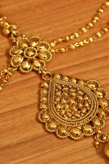 Gold Maang-Tikka