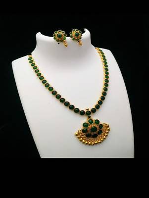 Green necklaces 1